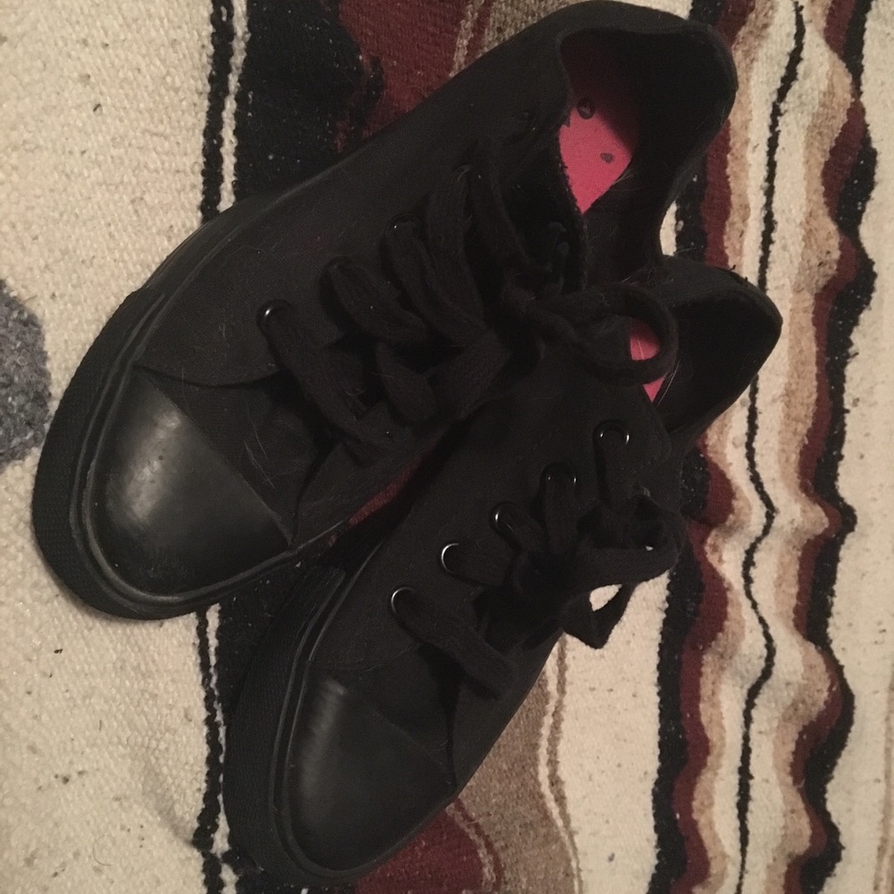 Airwalk black ankle sneaker